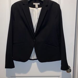 - 💢💢SOLD 💢💢 H&M Black Blazer